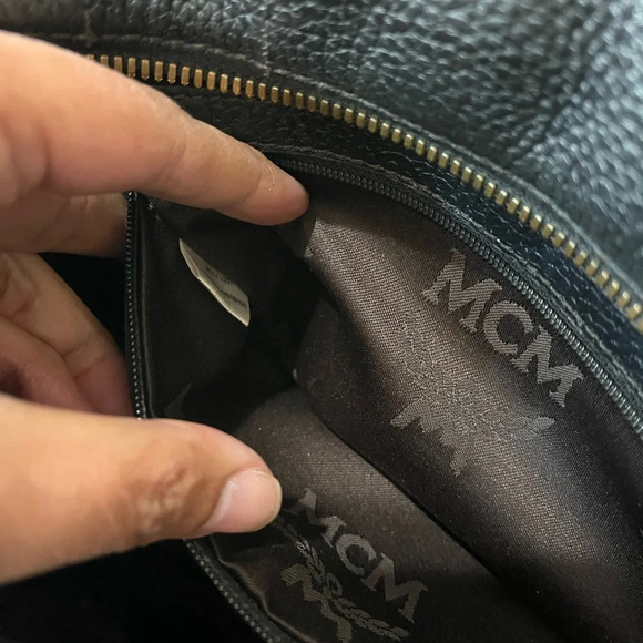 MCM BLACK LEATHER HANDBAG - Picture 9 of 10